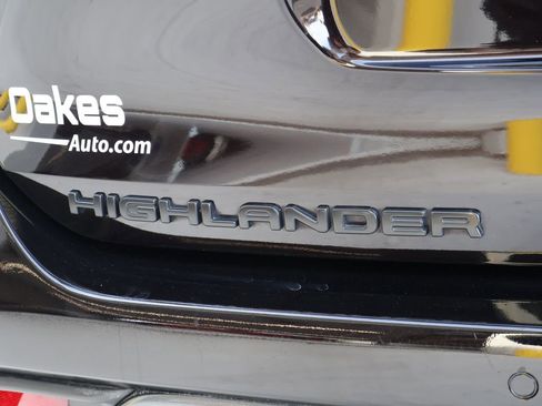 Used 2021 Toyota Highlander Limited image 20