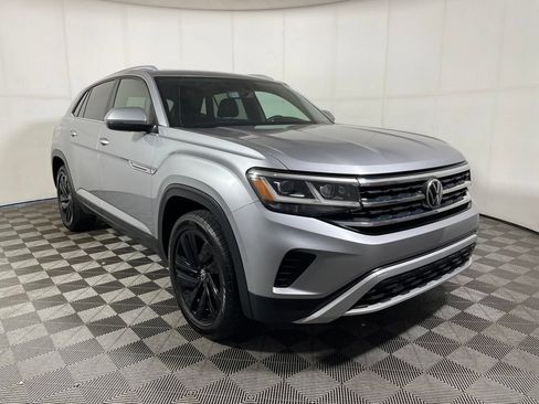 Used 2022 Volkswagen Atlas Cross Sport SE AWD/4WD image 2