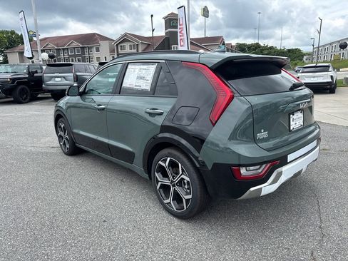New 2025 Kia Niro SX Touring image 5