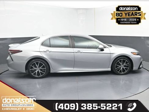 Used 2021 Toyota Camry SE FWD image 2