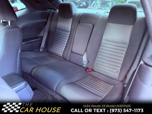 Used 2014 Dodge Challenger SXT RWD image 11