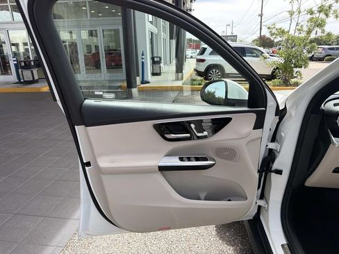 Used 2023 Mercedes-Benz GLC 300 image 19