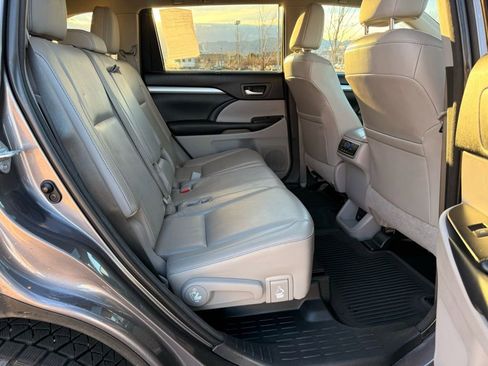 Used 2015 Toyota Highlander XLE image 30