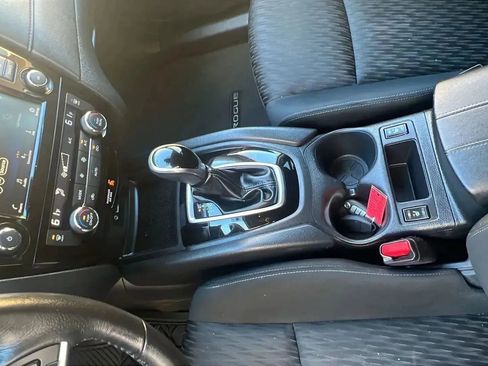 Used 2019 Nissan Rogue SV AWD/4WD image 26