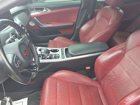 Used 2018 Kia Stinger GT2 image 5