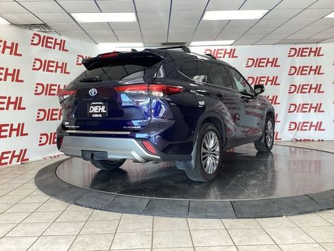 Used 2021 Toyota Highlander Platinum AWD/4WD image 7