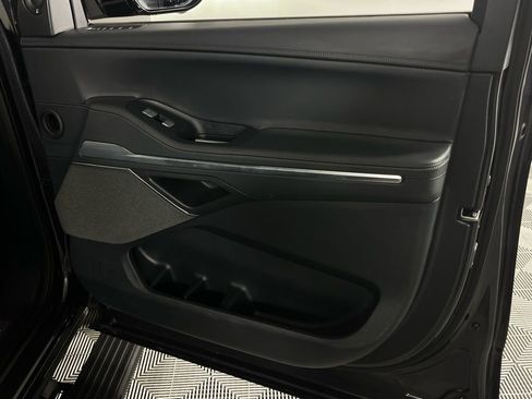 Used 2025 Lincoln Navigator Reserve image 28