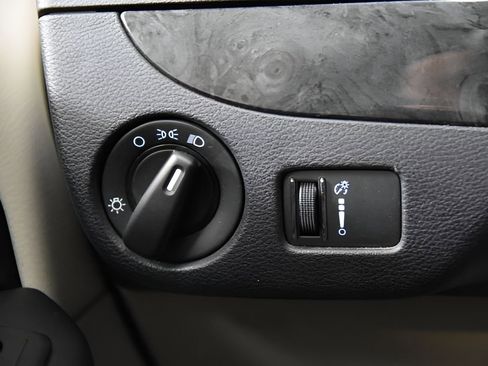 Used 2018 Dodge Grand Caravan SE w/ UConnect Hands-Free Group FWD image 27
