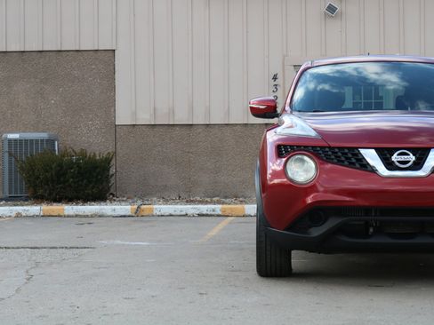 Used 2015 Nissan Juke SV w/ Cold Weather Package image 3