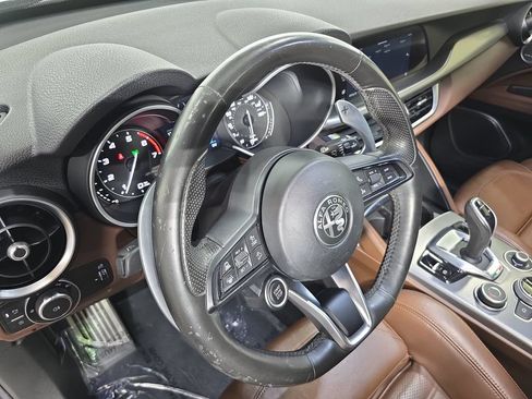 Used 2020 Alfa Romeo Stelvio Ti Sport AWD/4WD image 4