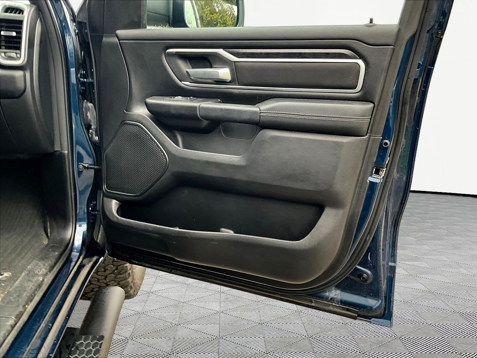 Used 2023 RAM 1500 Big Horn AWD/4WD image 29