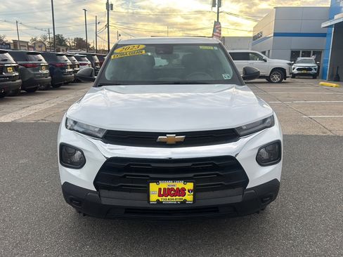 Used 2023 Chevrolet TrailBlazer LS image 2