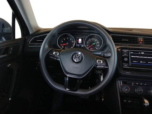 Used 2020 Volkswagen Tiguan S image 12