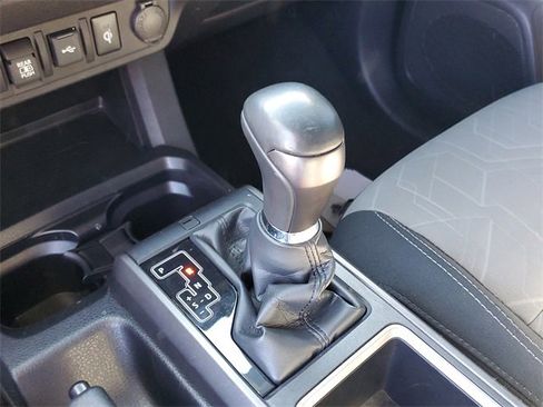 Used 2022 Toyota Tacoma TRD Sport w/ Technology Package image 26