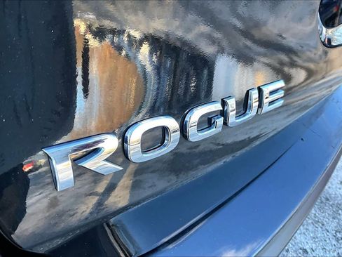 Used 2018 Nissan Rogue SL w/ Premium Package image 10