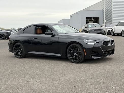 Used 2026 BMW 230i Coupe w/ M Sport Package RWD image 4