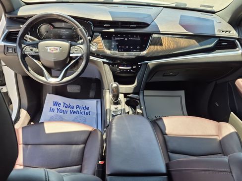 Certified 2020 Cadillac XT6 Premium Luxury FWD image 17