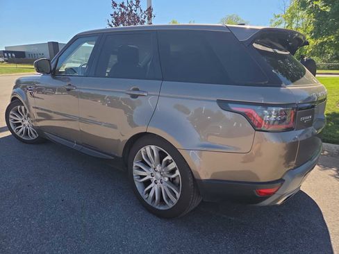 Used 2018 Land Rover Range Rover Sport SE AWD/4WD image 2
