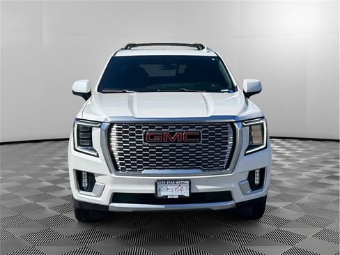Used 2021 GMC Yukon Denali w/ Denali Premium Package AWD/4WD image 8