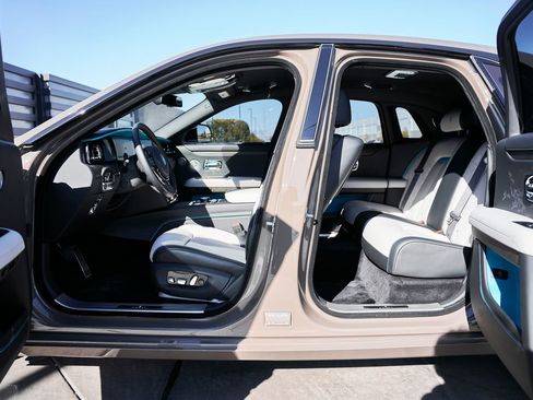Used 2025 Rolls-Royce Ghost AWD/4WD image 33