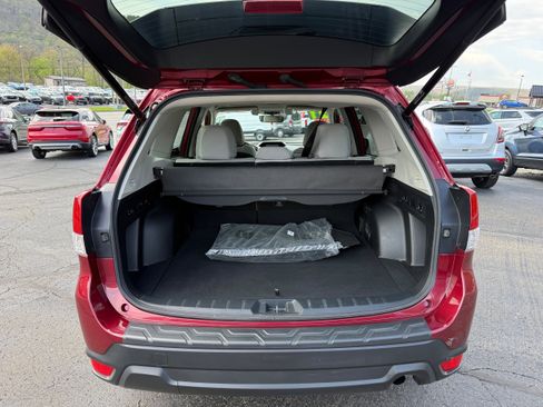 Used 2021 Subaru Forester Premium AWD/4WD image 4
