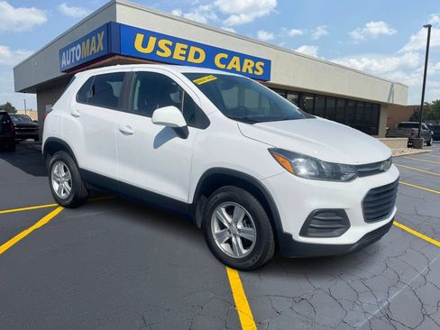 Used 2021 Chevrolet Trax LS w/ Tint and Cruise Package AWD/4WD image 4