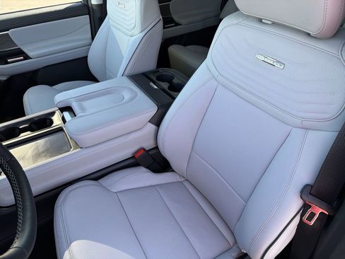 New 2026 Ford Expedition Max Platinum w/ Platinum Ultimate Package AWD/4WD image 20