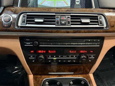 Used 2013 BMW 750i xDrive 750i xDrive Sedan 4D image 23