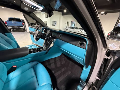 Used 2023 Rolls-Royce Cullinan w/ Cullinan Package image 59