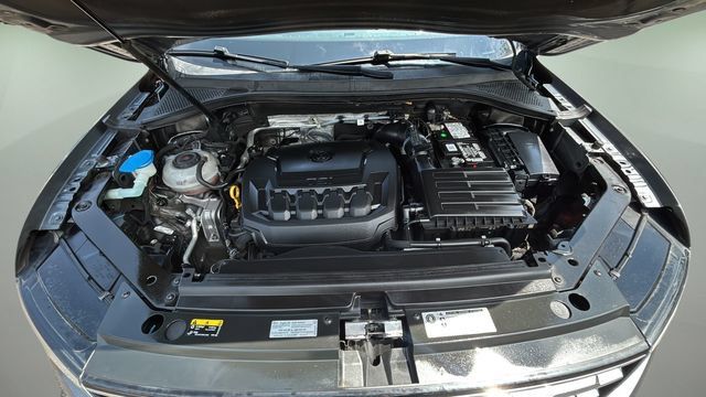 Used 2020 Volkswagen Tiguan SE w/ Panoramic Sunroof Package FWD image 33