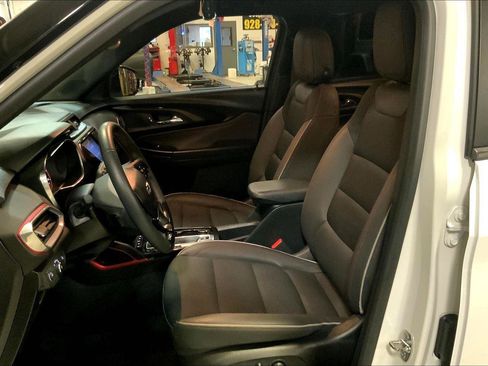 Used 2023 Chevrolet TrailBlazer RS w/ Convenience Package image 25