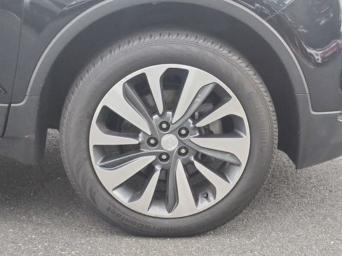 Used 2022 Buick Encore Preferred AWD/4WD image 8