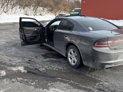 Used 2019 Dodge Charger SXT image 5