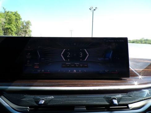 Used 2024 BMW X6 xDrive40i w/ Premium Package AWD/4WD image 23