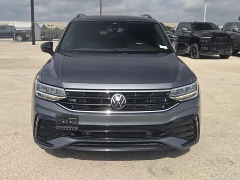 Used 2022 Volkswagen Tiguan SE R-Line FWD image 8