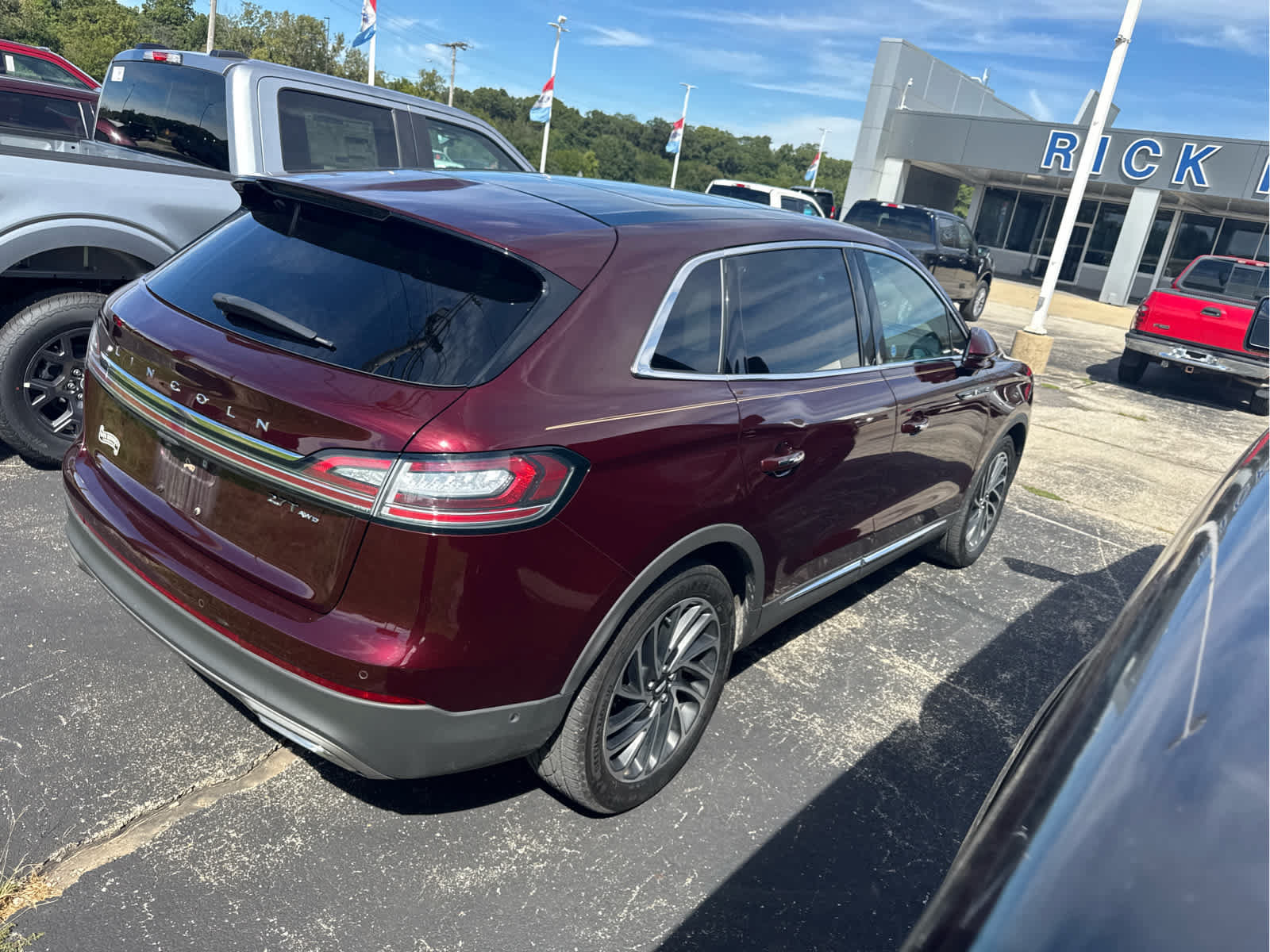 Used 2020 Lincoln Nautilus Reserve w/ Equipment Group 201A AWD/4WD image 4