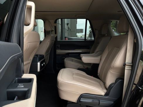 Used 2024 Ford Expedition Max Limited AWD/4WD image 10