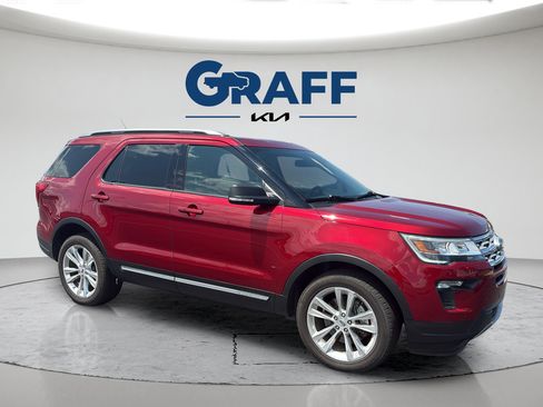 Used 2019 Ford Explorer XLT w/ Equipment Group 202A AWD/4WD image 11
