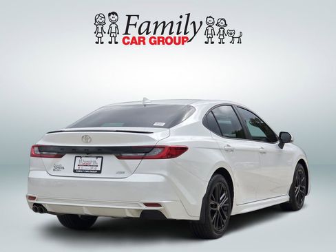 Used 2025 Toyota Camry XSE FWD image 4