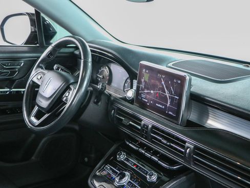 Used 2021 Lincoln Corsair AWD w/ Premium Package image 26