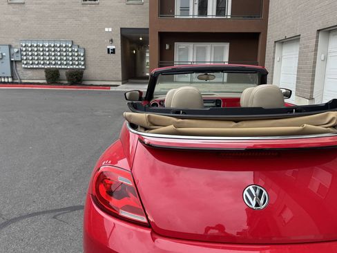 Used 2015 Volkswagen Beetle 1.8T FWD image 14