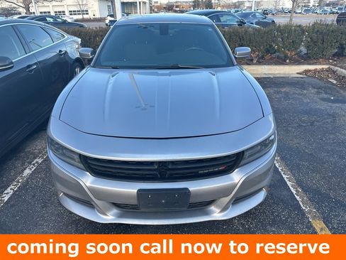 Used 2016 Dodge Charger SXT image 1