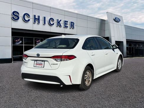 Used 2021 Toyota Corolla LE image 2