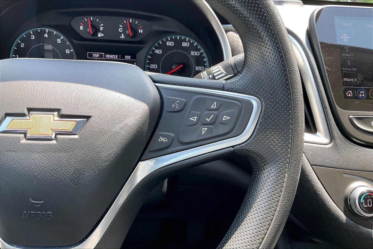 Used 2022 Chevrolet Malibu LT FWD image 19