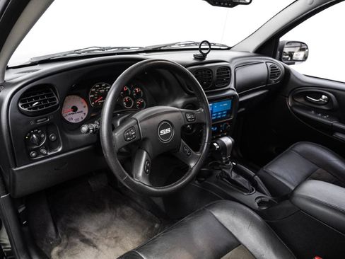 Used 2006 Chevrolet TrailBlazer LT w/ SS Package image 3