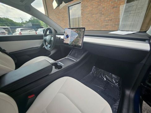 Used 2022 Tesla Model Y Long Range AWD/4WD image 54