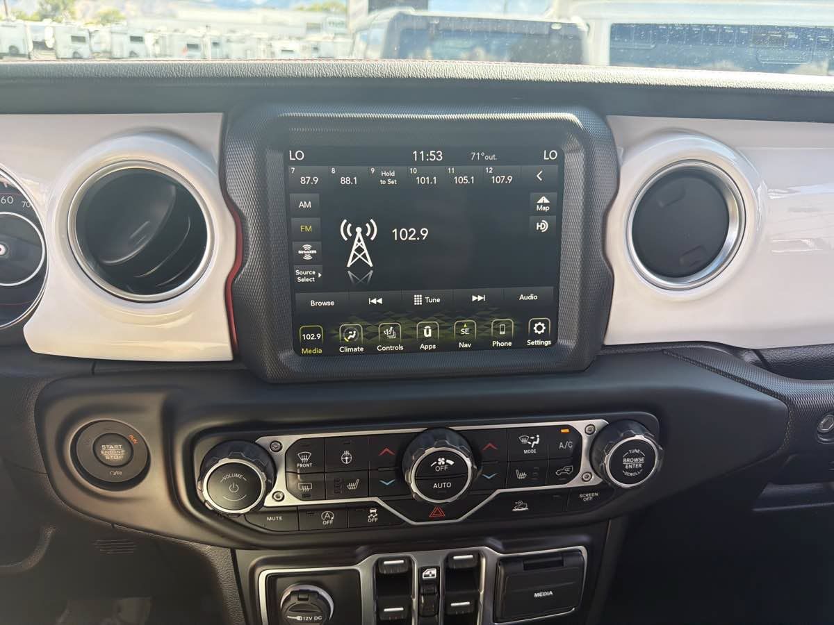 Used 2021 Jeep Gladiator Rubicon AWD/4WD image 25