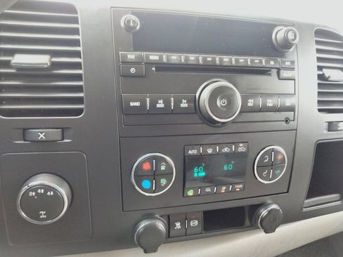 Used 2011 GMC Sierra 3500 SLE w/ SLE Preferred Package image 21