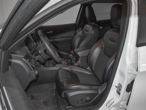 Used 2022 Jeep Cherokee Trailhawk image 19