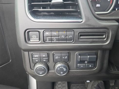 Used 2021 Chevrolet Tahoe Z71 w/ Luxury Package image 24